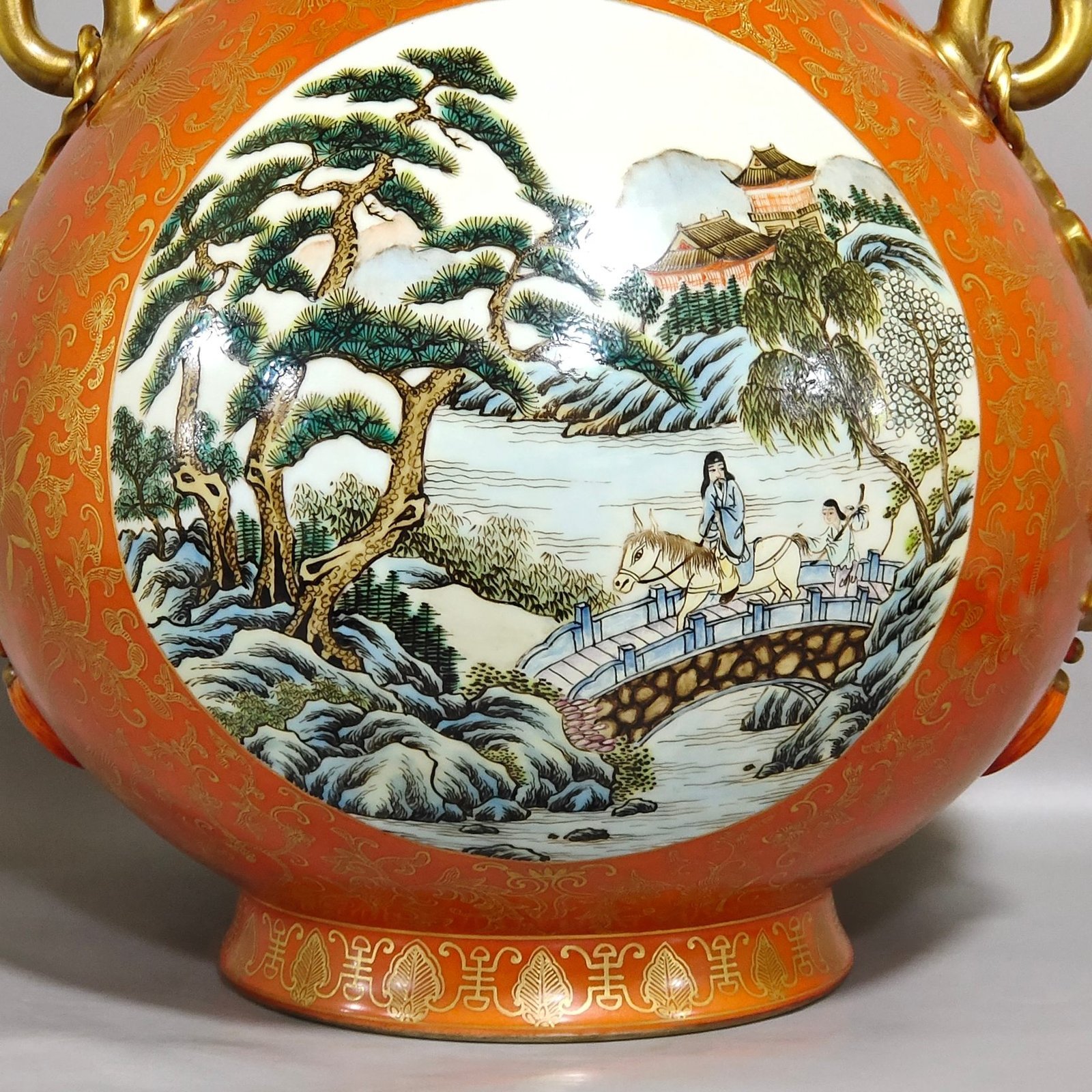 Qing Dynasty Qianlong a pair of coral-red and gold-painted window