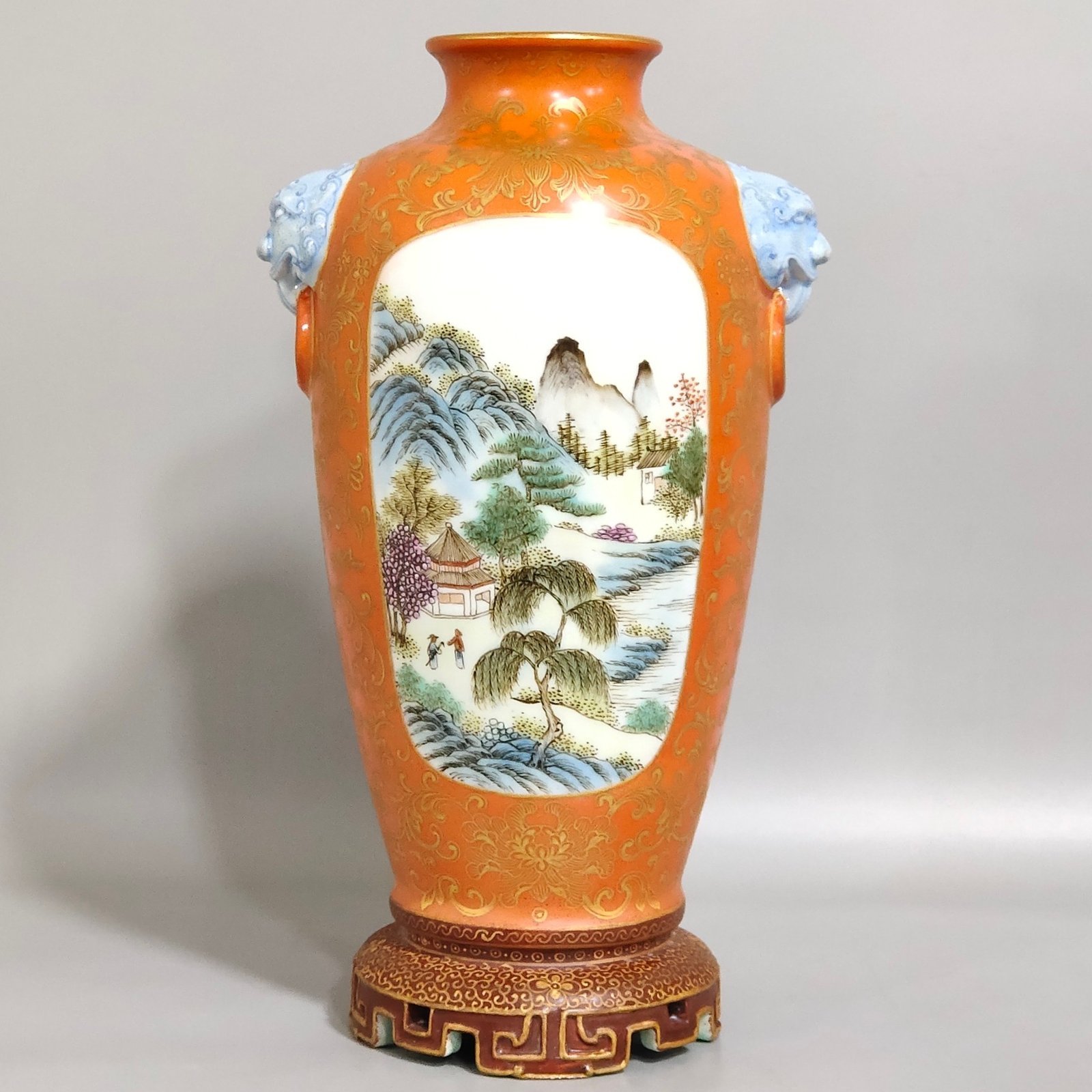 Qing Dynasty Qianlong Coral red gold-painted window landscape amphora
