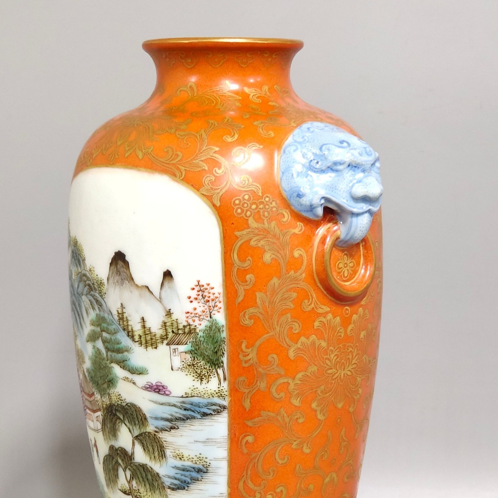 Qing Dynasty Qianlong Coral red gold-painted window landscape amphora