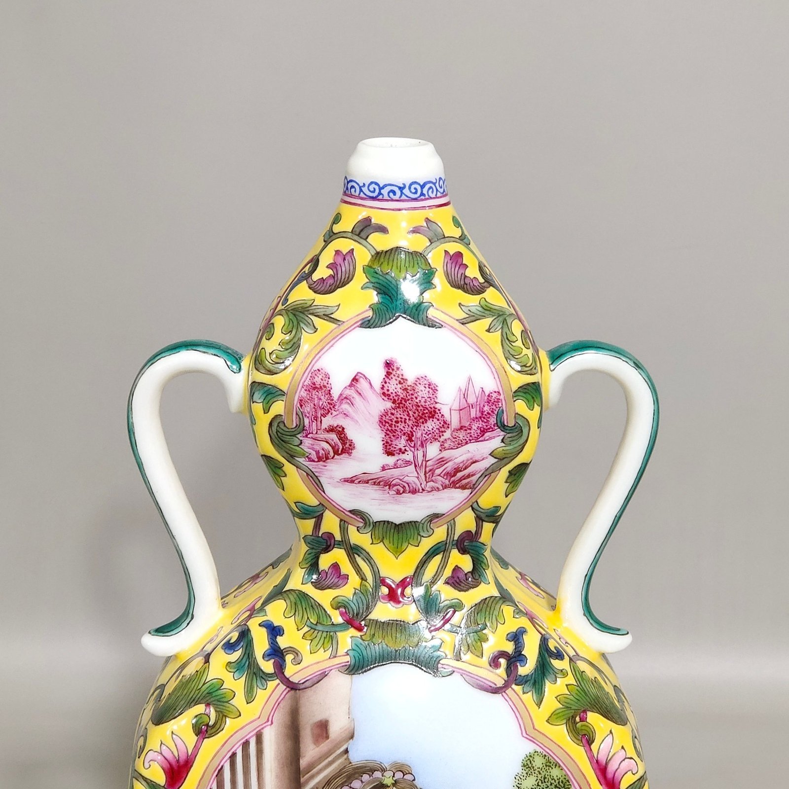 Qing Dynasty Qianlong enamel Western figure flat gourd vase