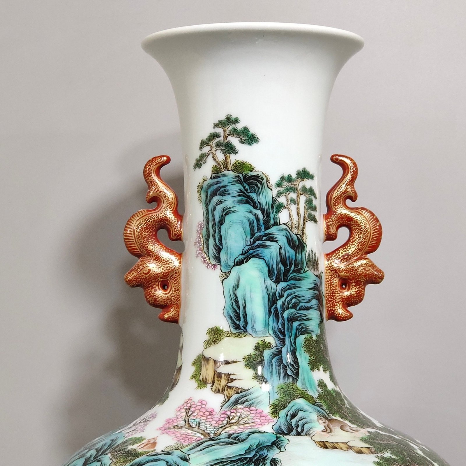 Qing Dynasty Qianlong Hundred Monkeys Amphora