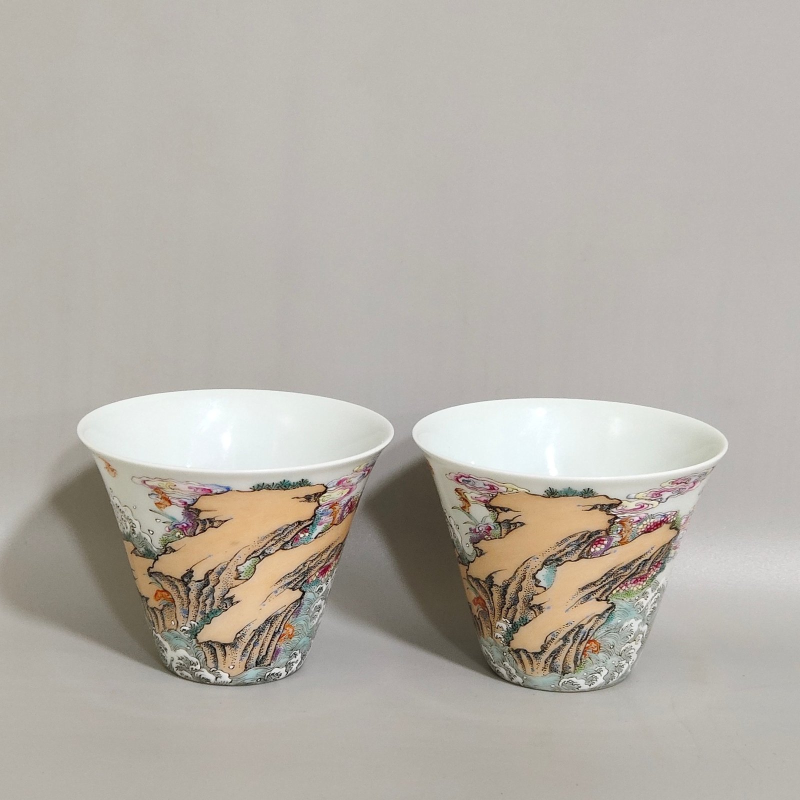 Qing Dynasty Qianlong Fushan Shouhai Cup