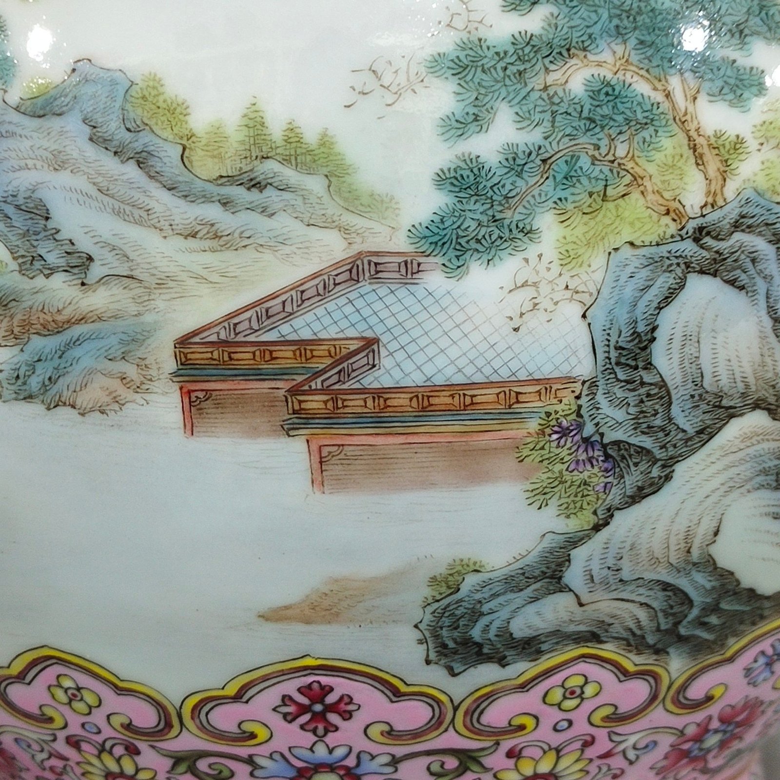 Qing Dynasty Qianlong Fendi landscape attic double-eared statue