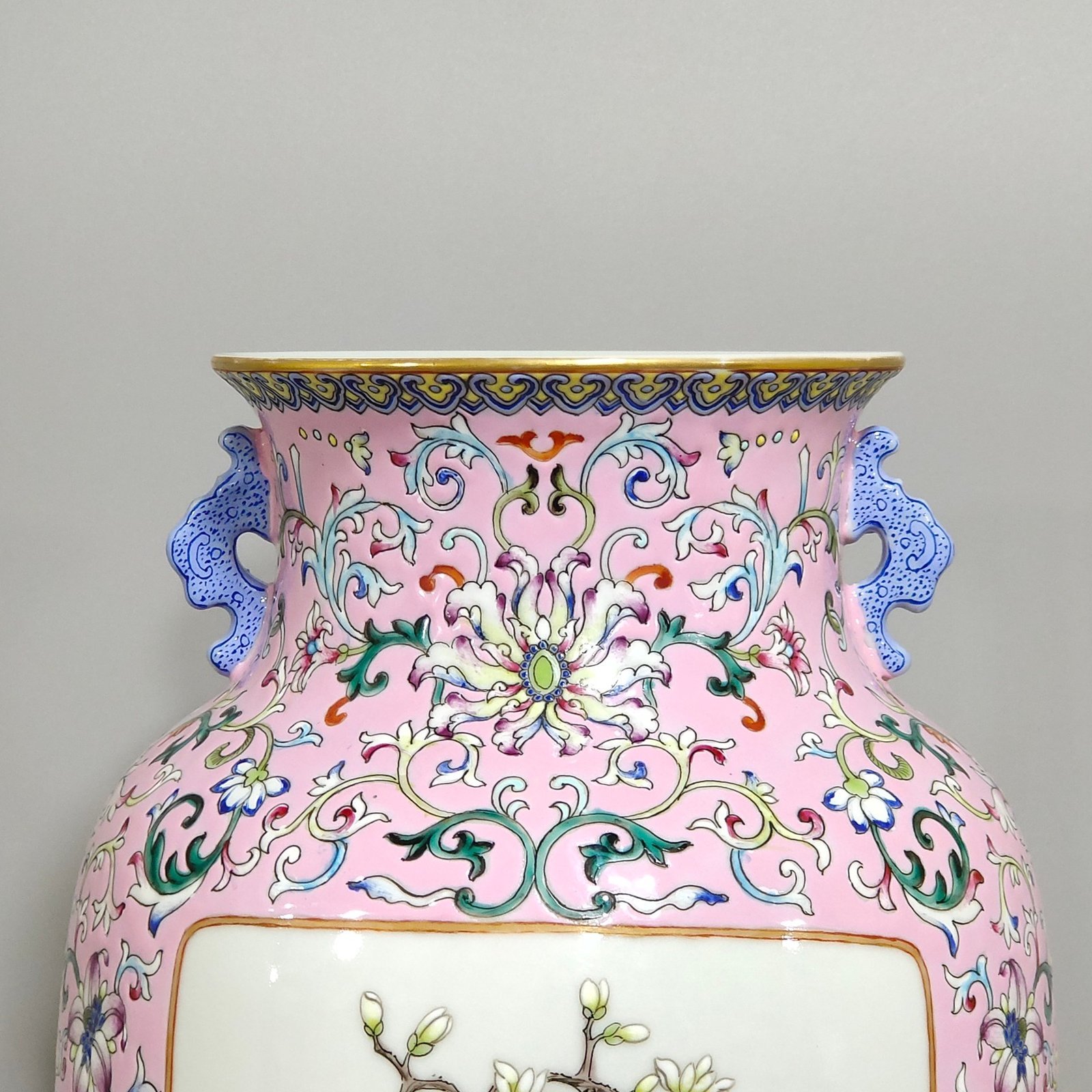 Qing Dynasty Qianlong pink window flower amphora