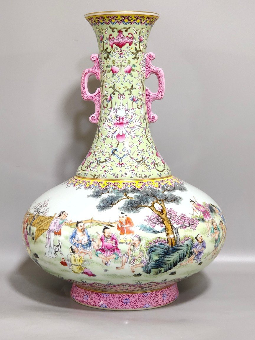 Qing Dynasty Qianlong Greenland Farmhouse double-eared flat-belly vase