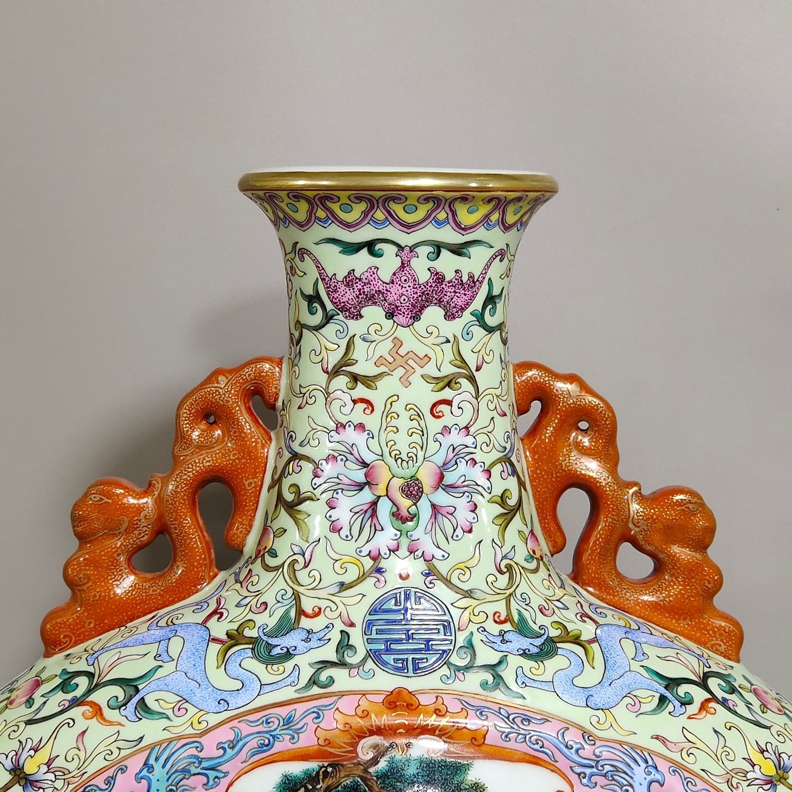 Qing Dynasty Qianlong Greenland Fortune and Longevity Flat Vase