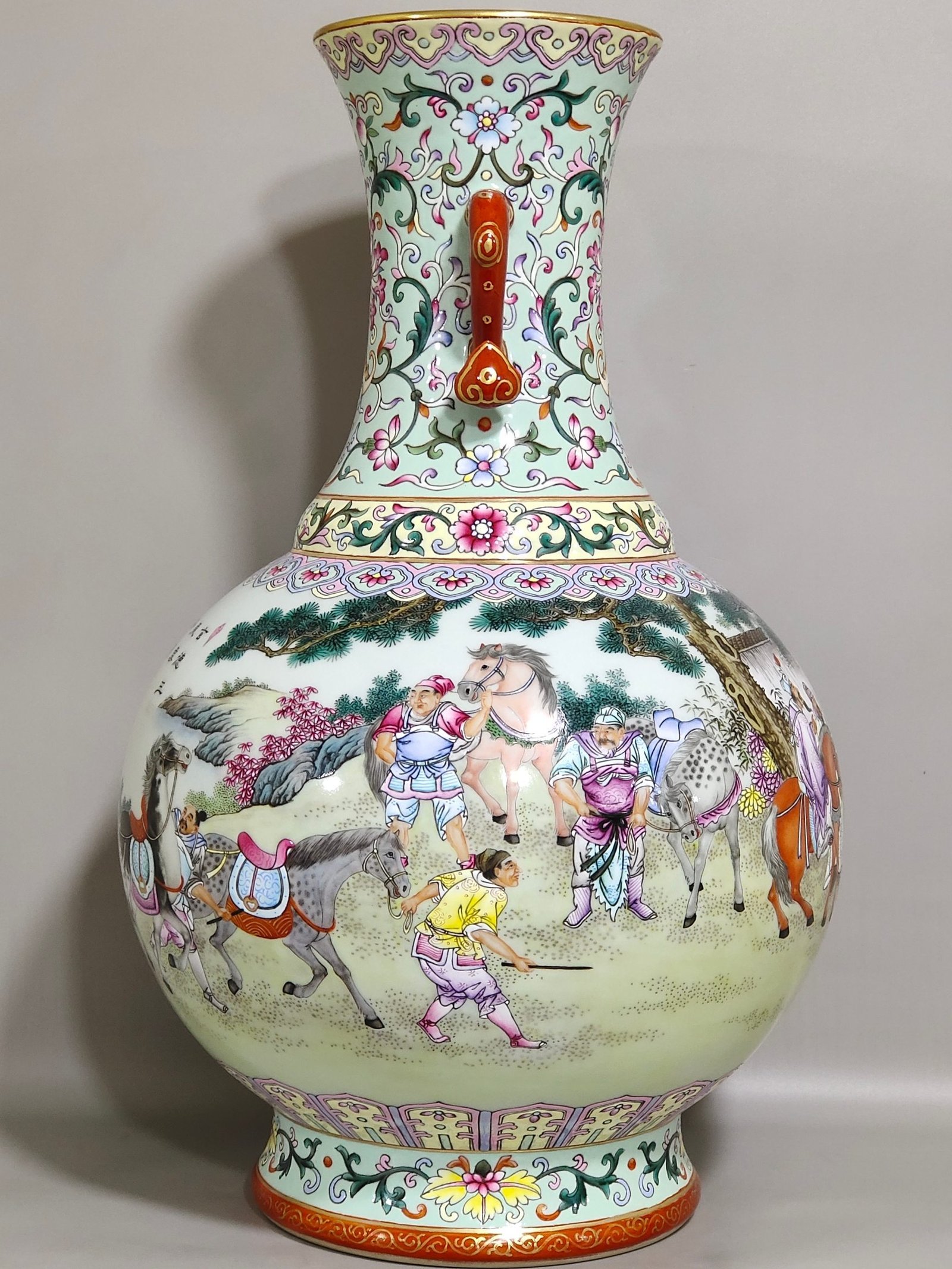 Qing Dynasty Qianlong green land edge poems amphorae