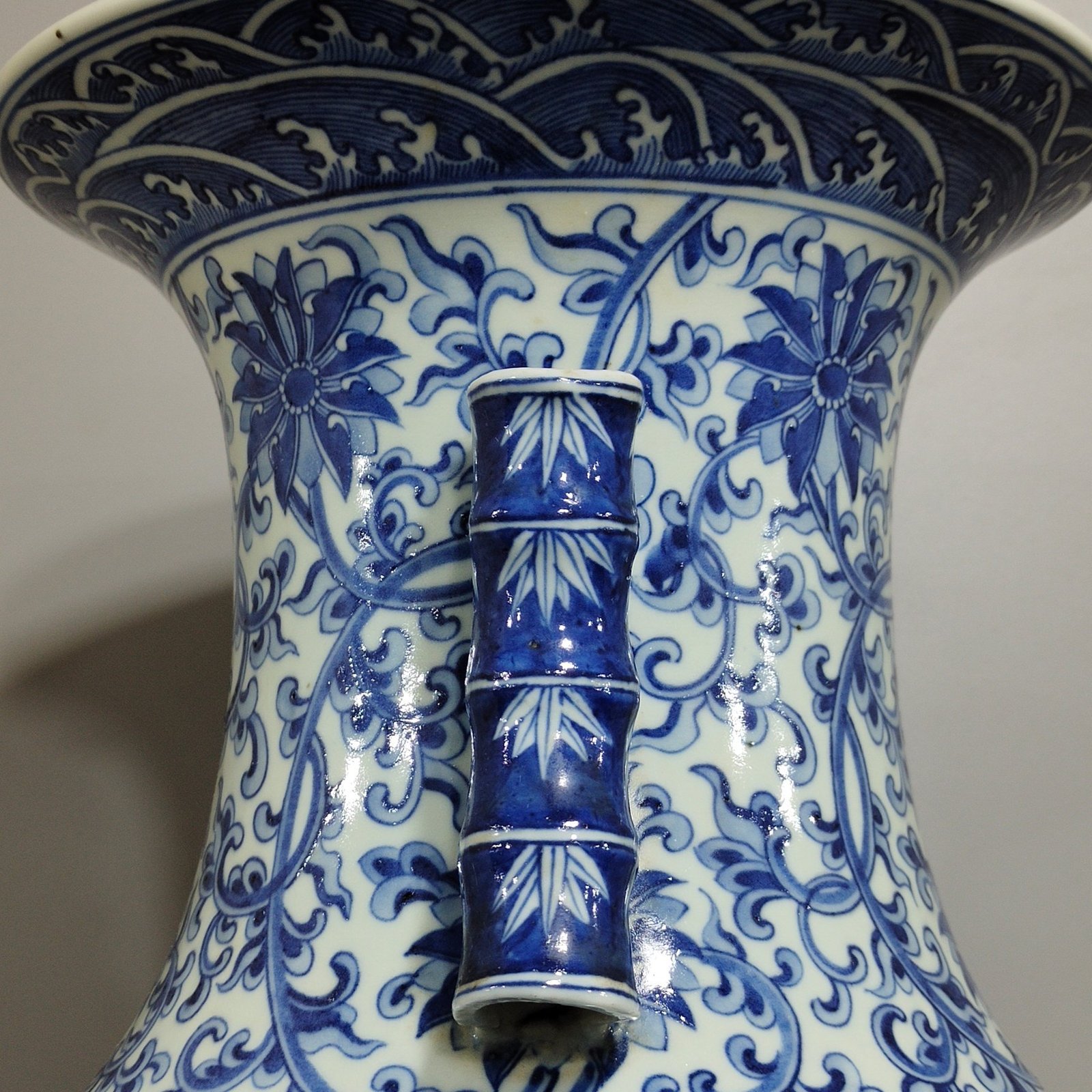 Qing Dynasty Qianlong a bamboo statue with entwined branches