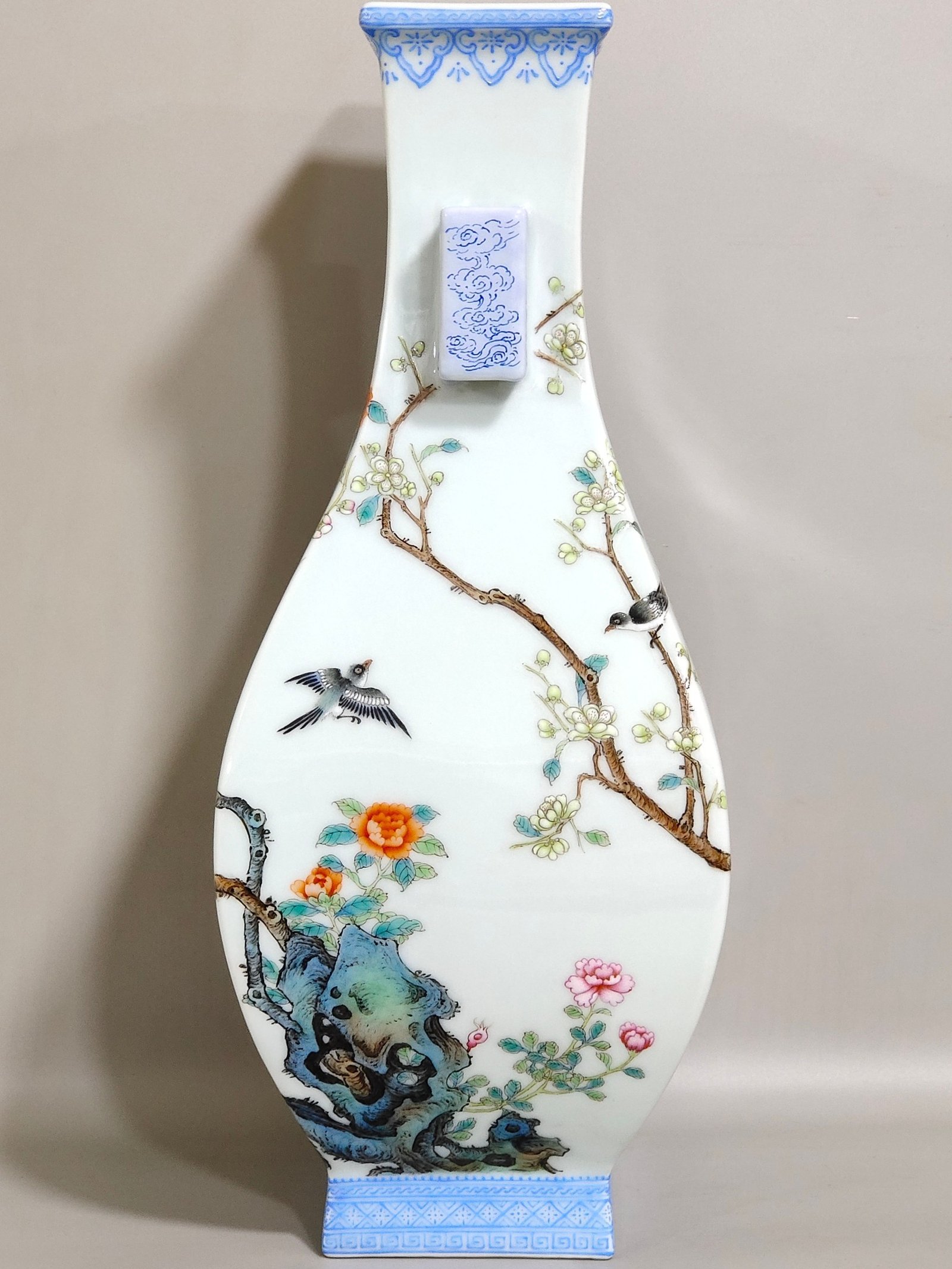 Qing Dynasty Qianlong Cuibian Anjuliye square amphorae