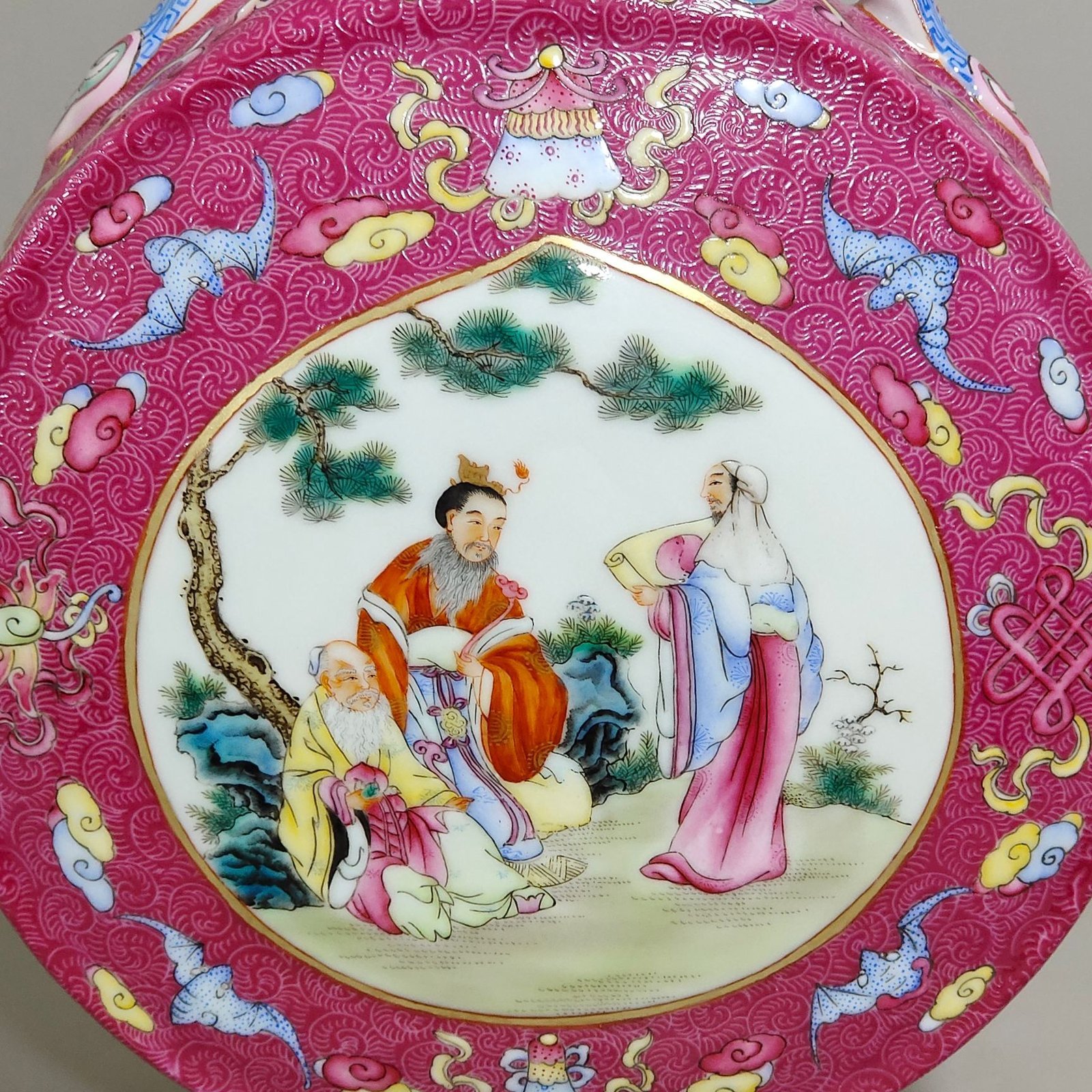 Qing Dynasty Qianlong a rouge-red embroidered eight-treasure pattern window-shaped figure and story