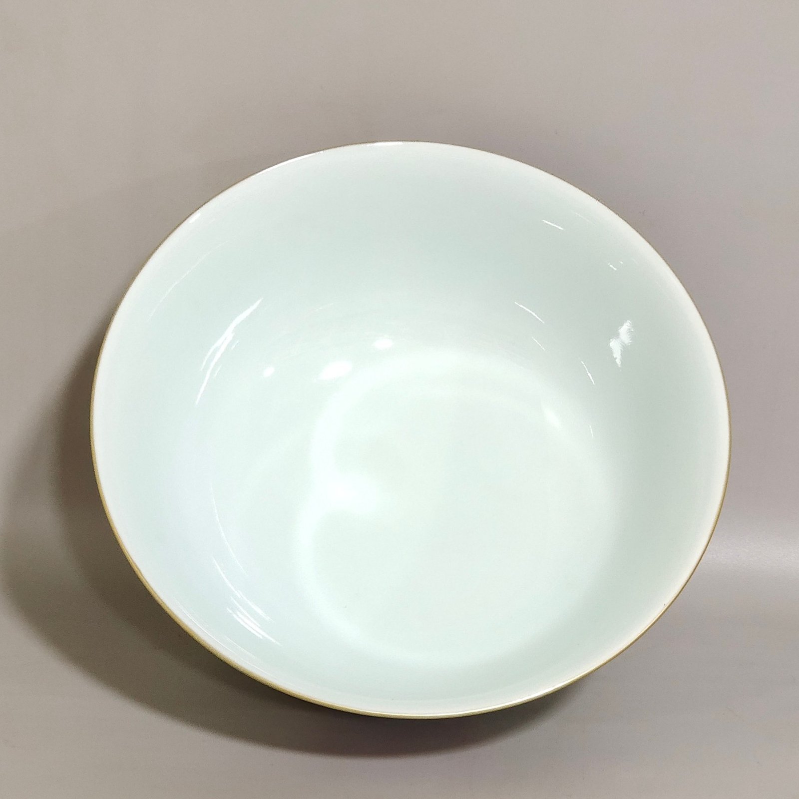 Qing Dynasty Qianlong rouge red window flower butterfly bowl