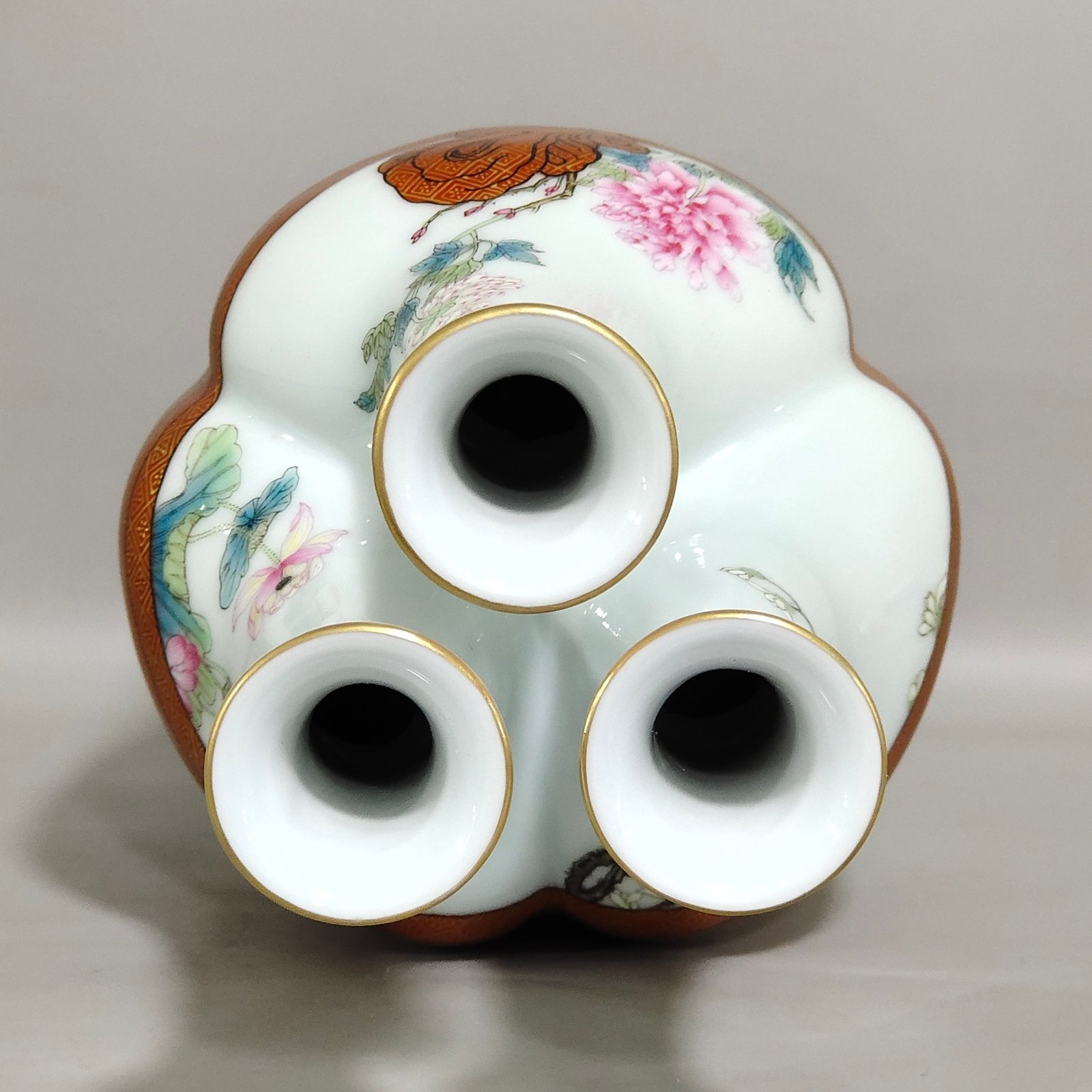 Qing Dynasty Qianlong flower vase with three tubes