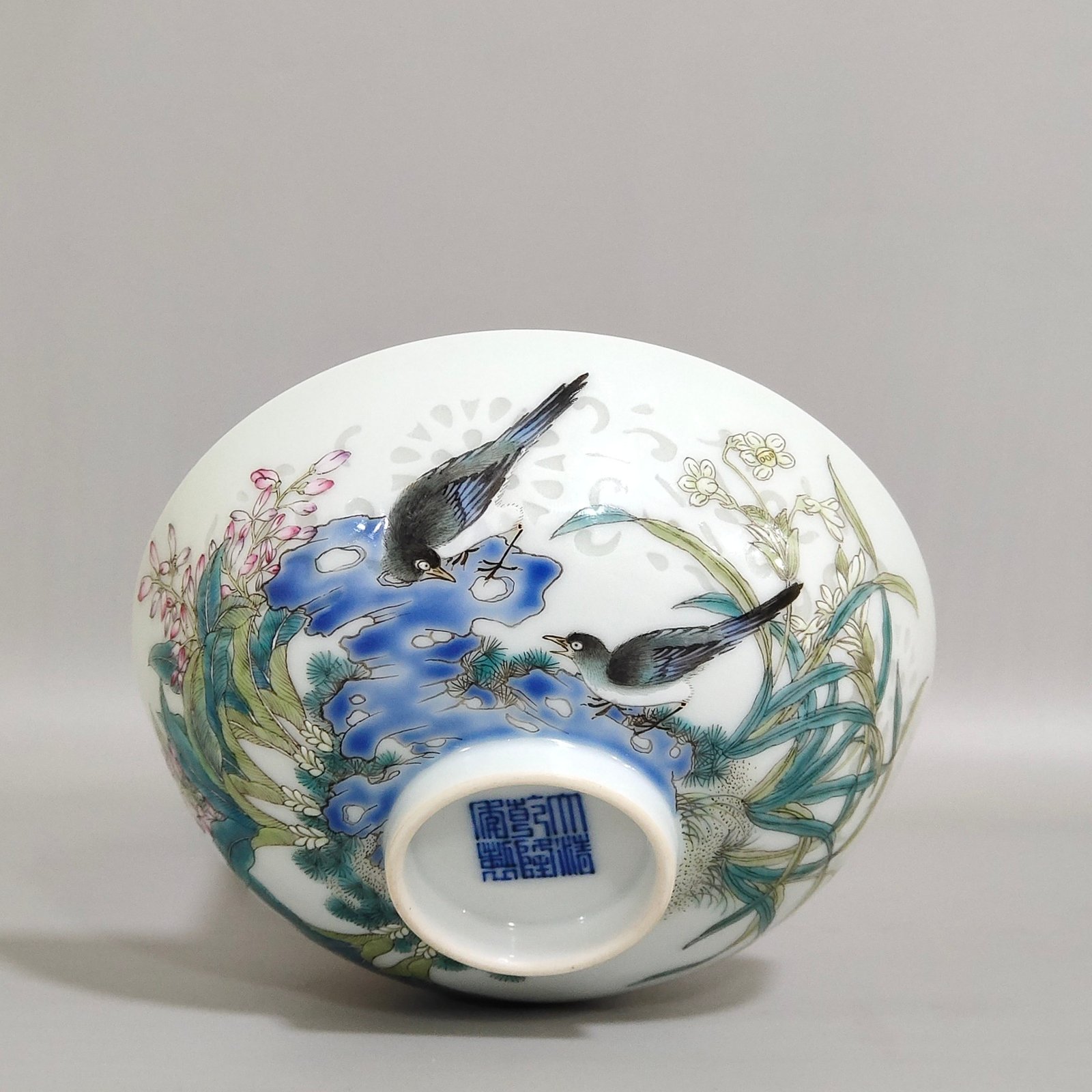 Qing Dynasty Qianlong flower and bird painting exquisite tea round