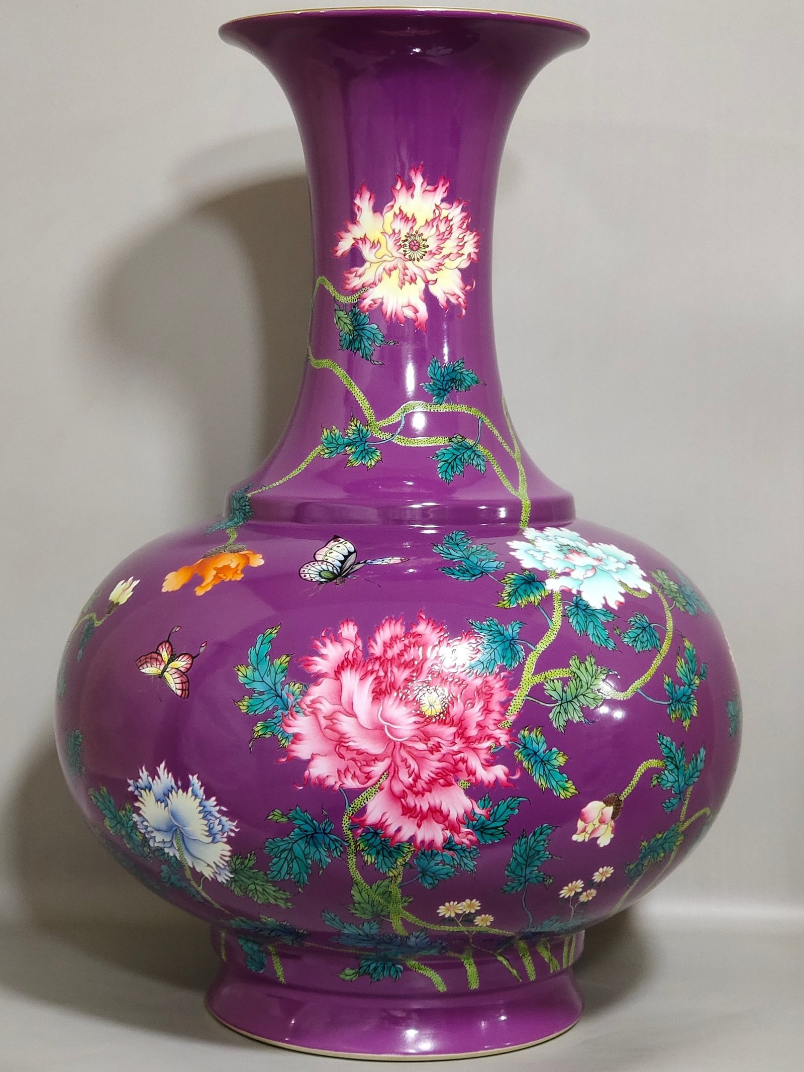 Qing Dynasty Qianlong eggplant skin purple glazed poppy poem appreciation vase