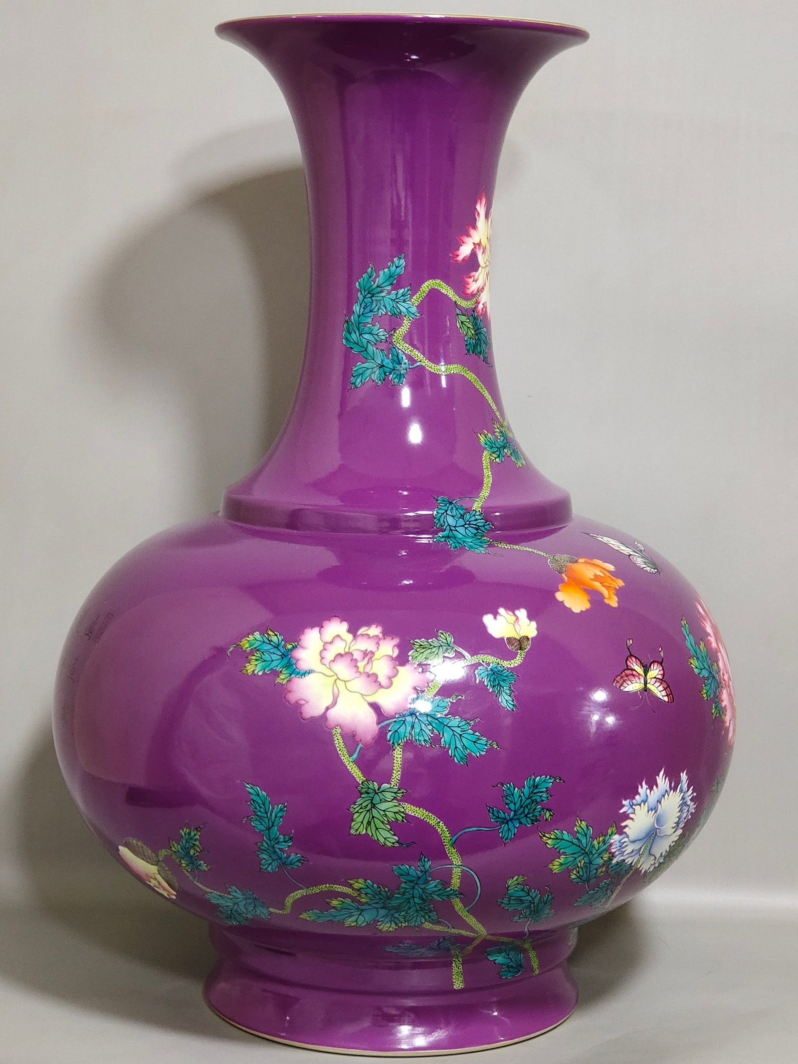 Qing Dynasty Qianlong eggplant skin purple glazed poppy poem appreciation vase