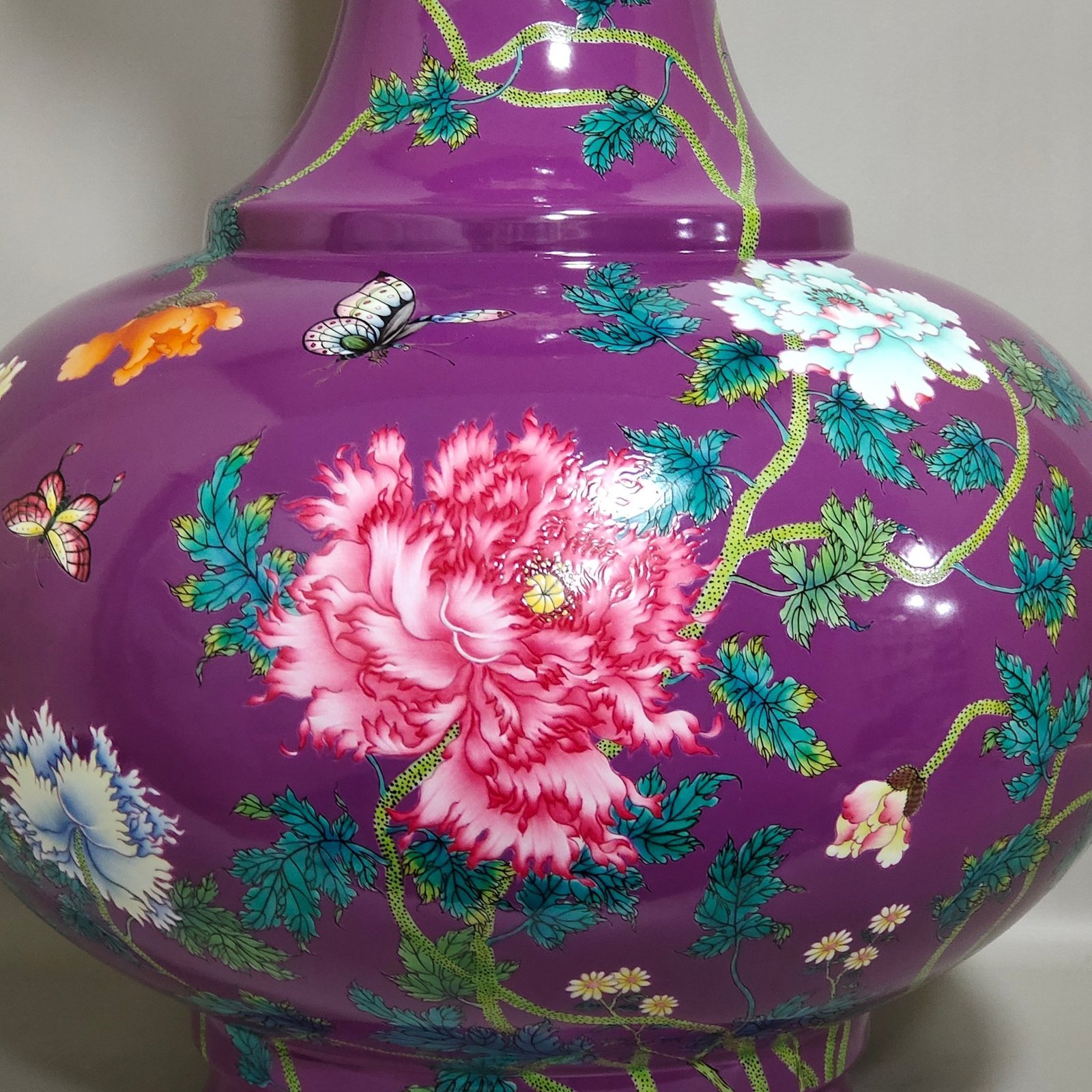 Qing Dynasty Qianlong eggplant skin purple glazed poppy poem appreciation vase