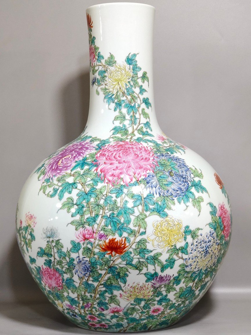 Qing Dynasty Qianlong Chrysanthemum celestial vase