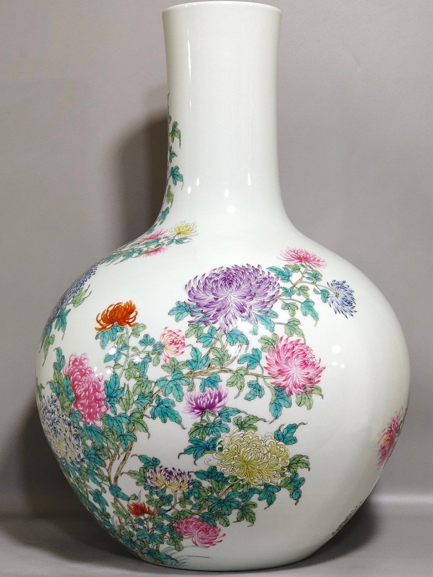 Qing Dynasty Qianlong Chrysanthemum celestial vase