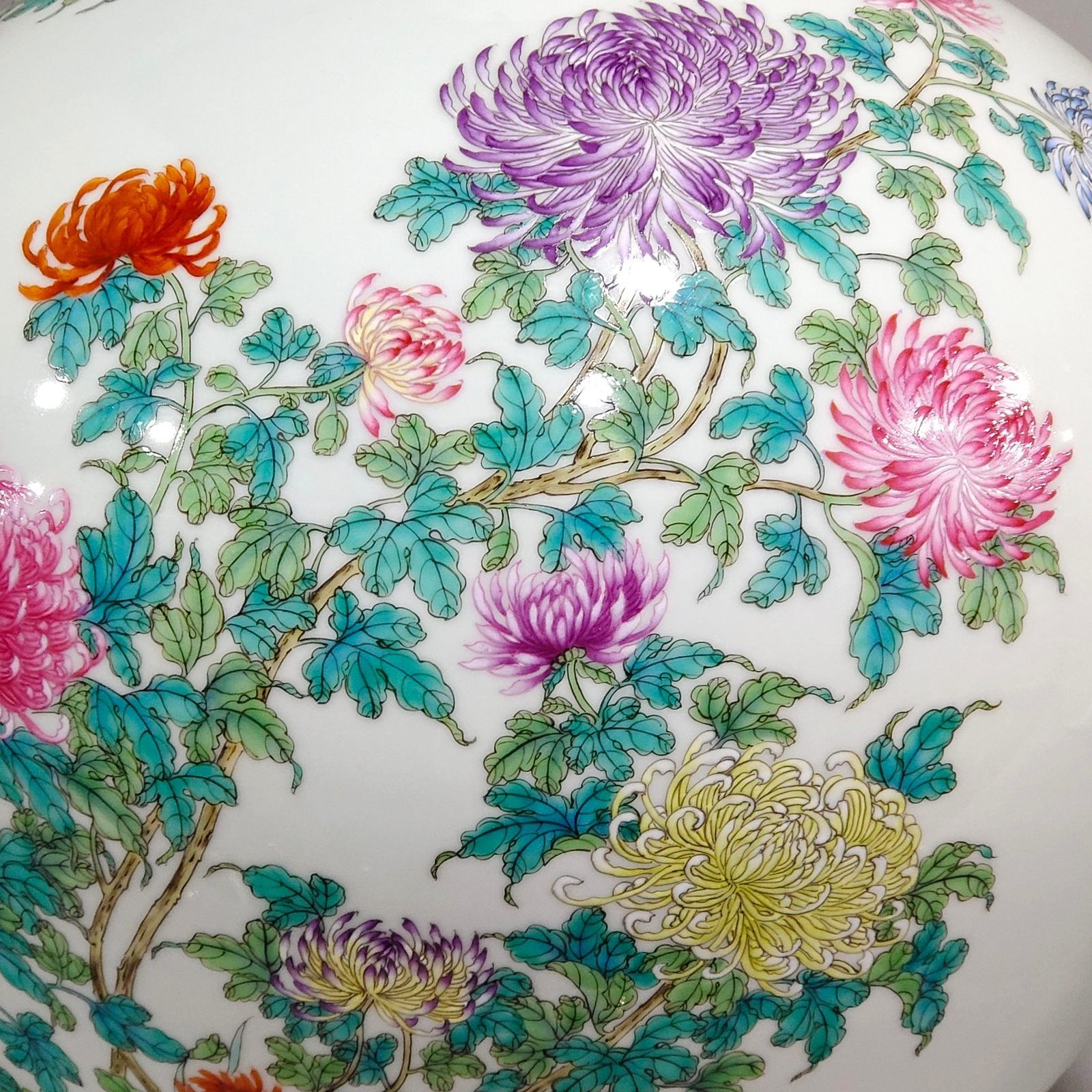 Qing Dynasty Qianlong Chrysanthemum celestial vase