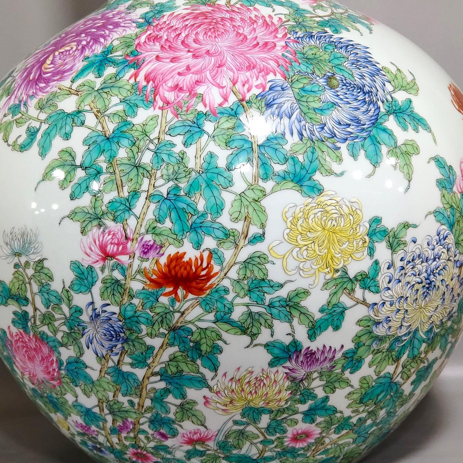 Qing Dynasty Qianlong Chrysanthemum celestial vase