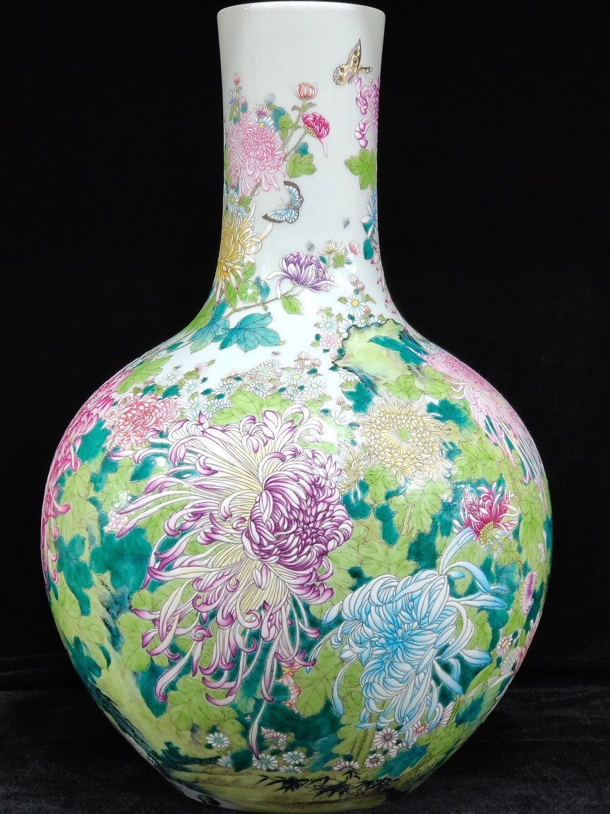 Qing Dynasty Qianlong Chrysanthemum celestial vase
