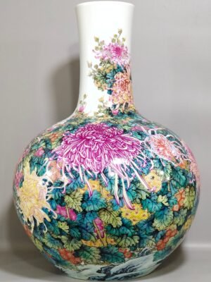 Qing Dynasty Qianlong Chrysanthemum celestial vase