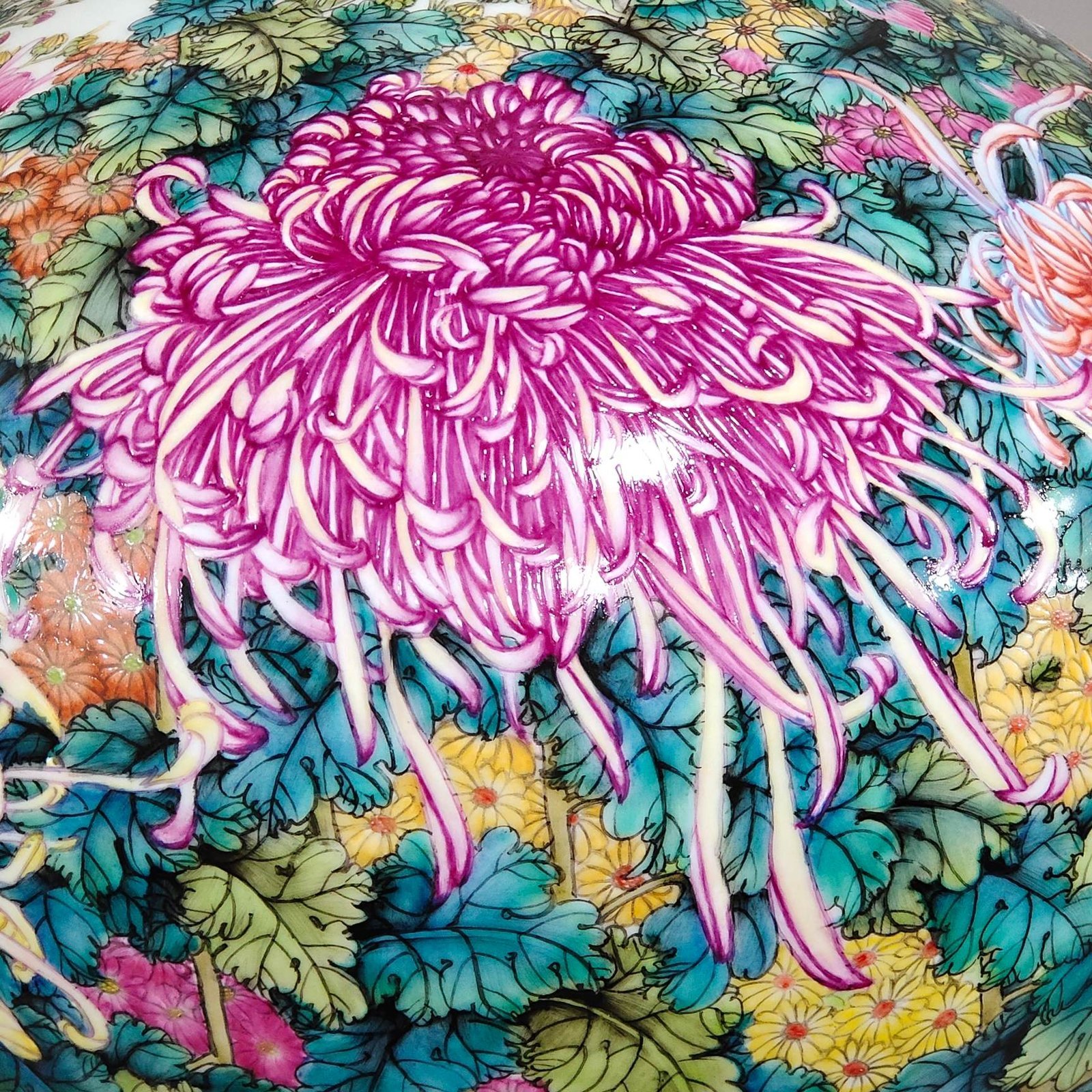 Qing Dynasty Qianlong Chrysanthemum celestial vase