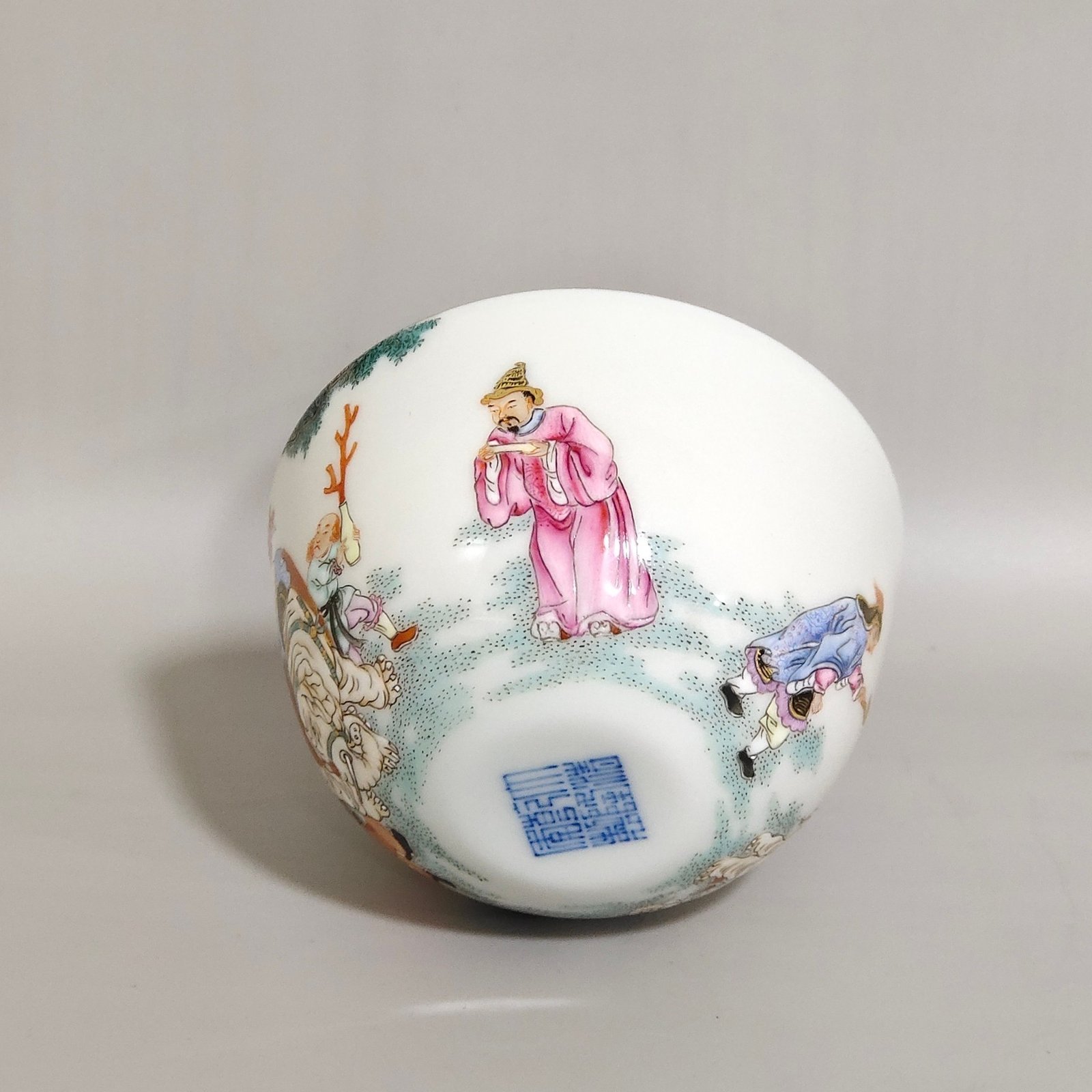 Qing Dynasty Qianlong barbarian treasure offering cup