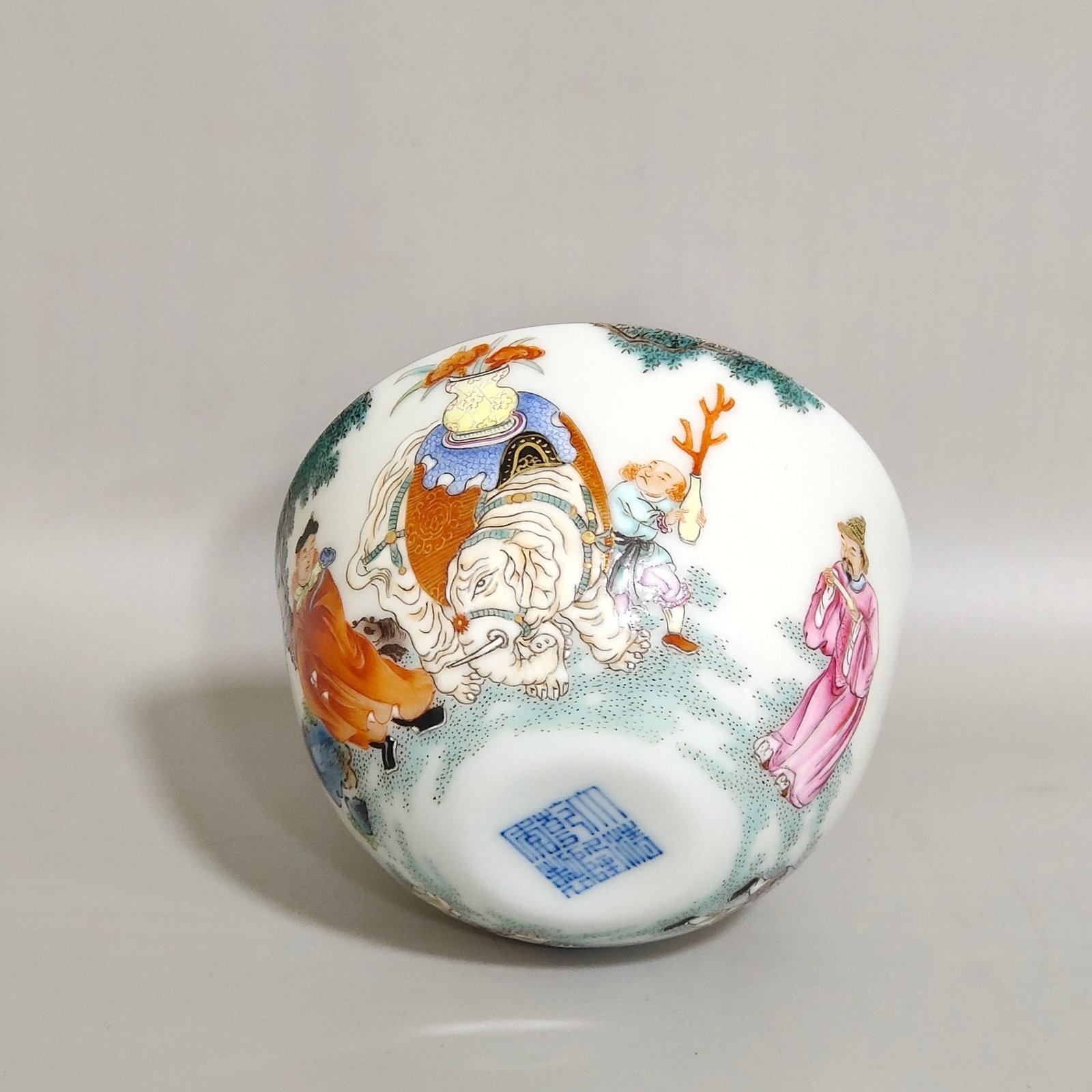 Qing Dynasty Qianlong barbarian treasure offering cup