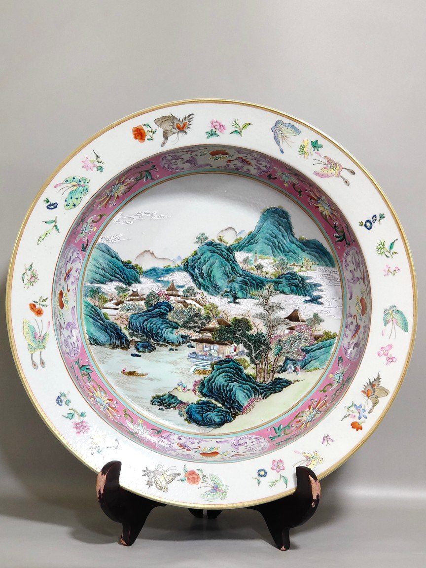 Qing Dynasty Qianlong Dielianhua landscape basin