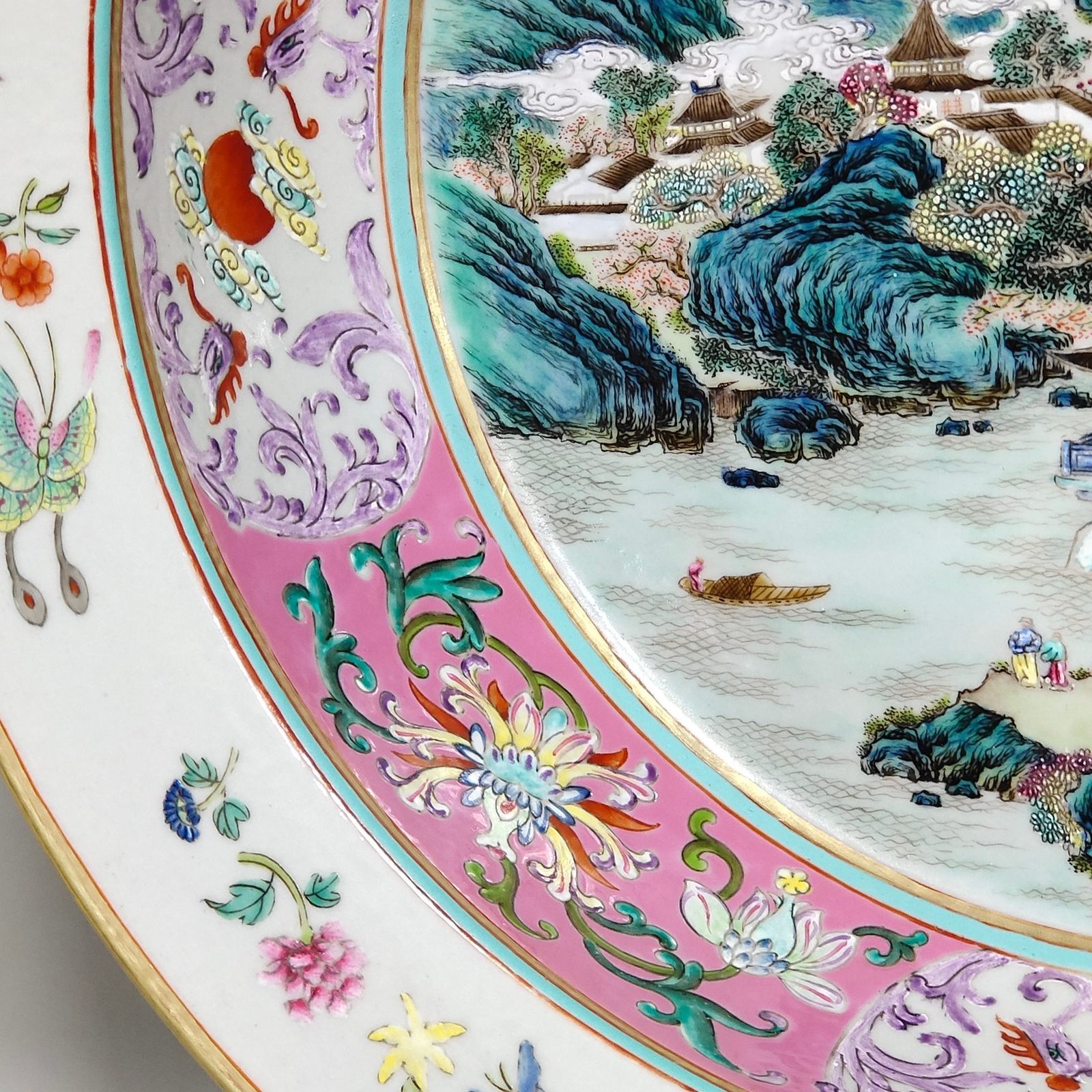 Qing Dynasty Qianlong Dielianhua landscape basin