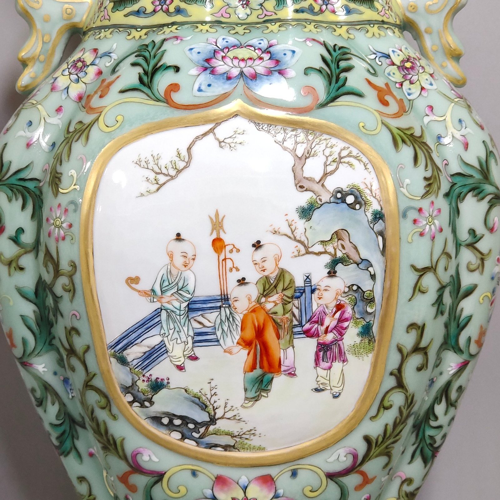 Qing Dynasty Qianlong bean green glaze amphorae with windows and pictures