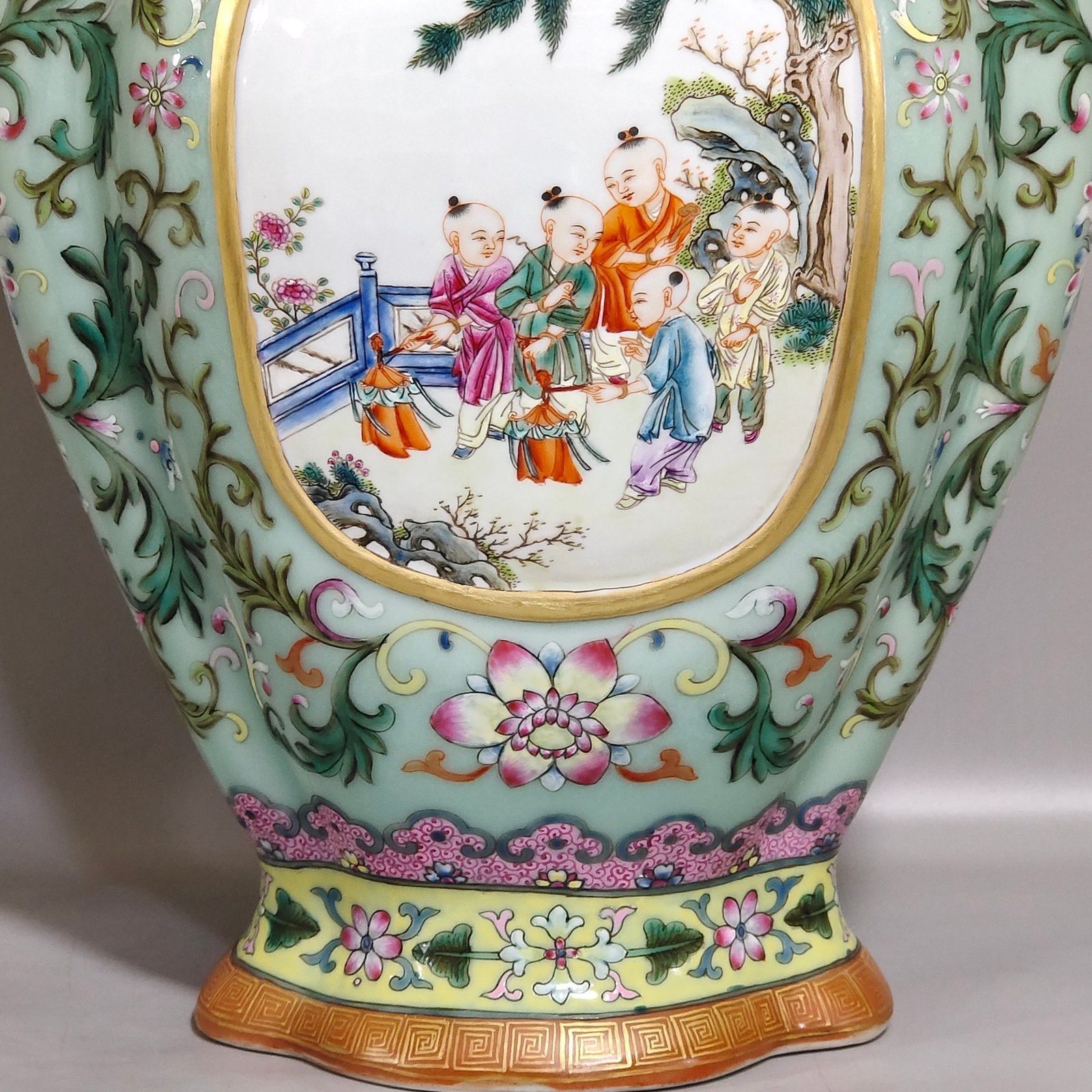 Qing Dynasty Qianlong bean green glaze amphorae with windows and pictures