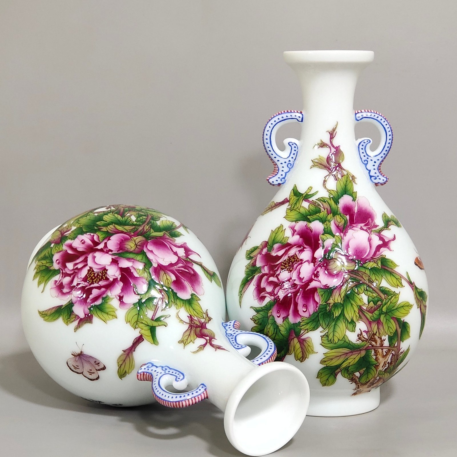 Qing Dynasty Qianlong Castiglione enamel floral double-eared jade spring vase
