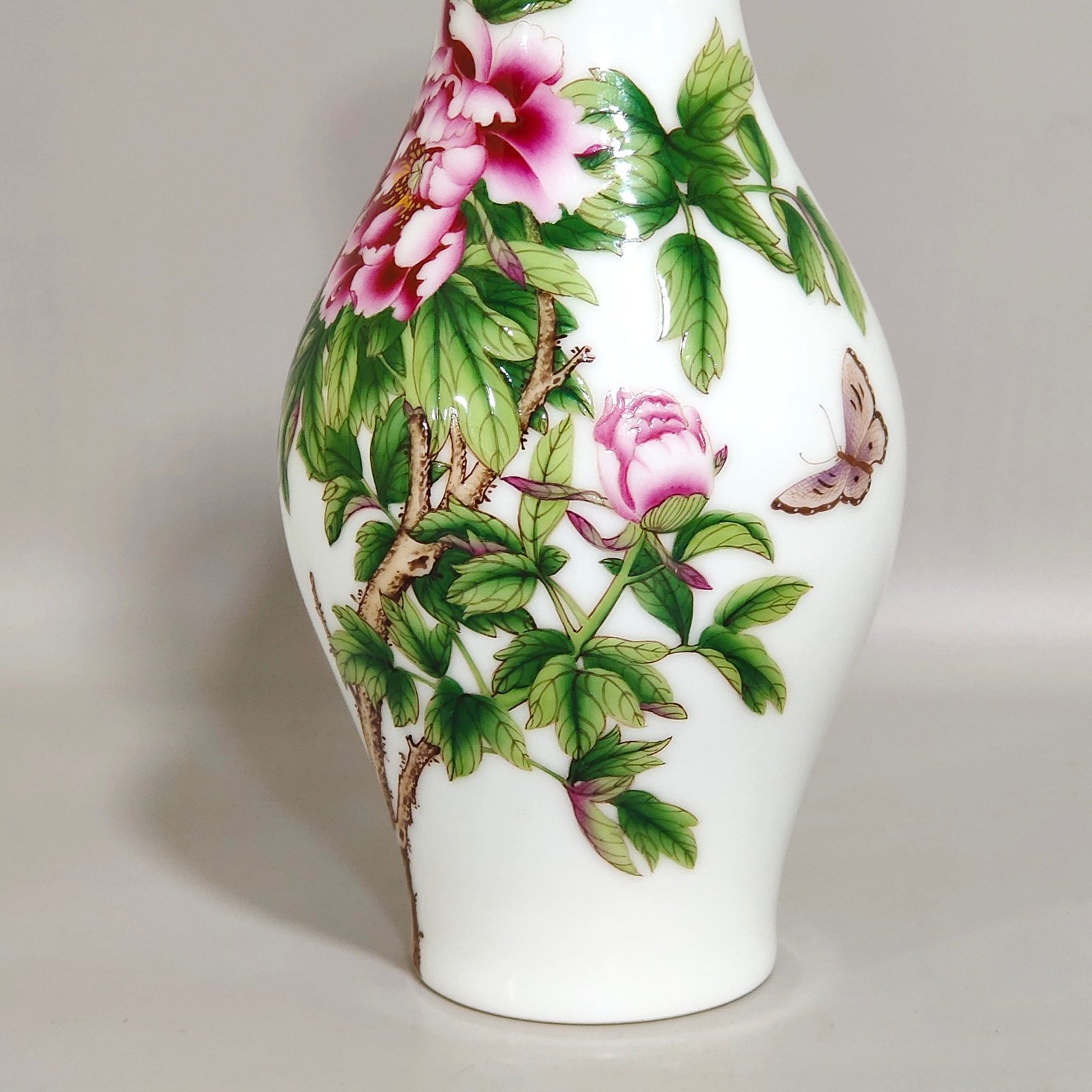 Qing Dynasty Qianlong Castiglione enamel flower-inscribed olive vase