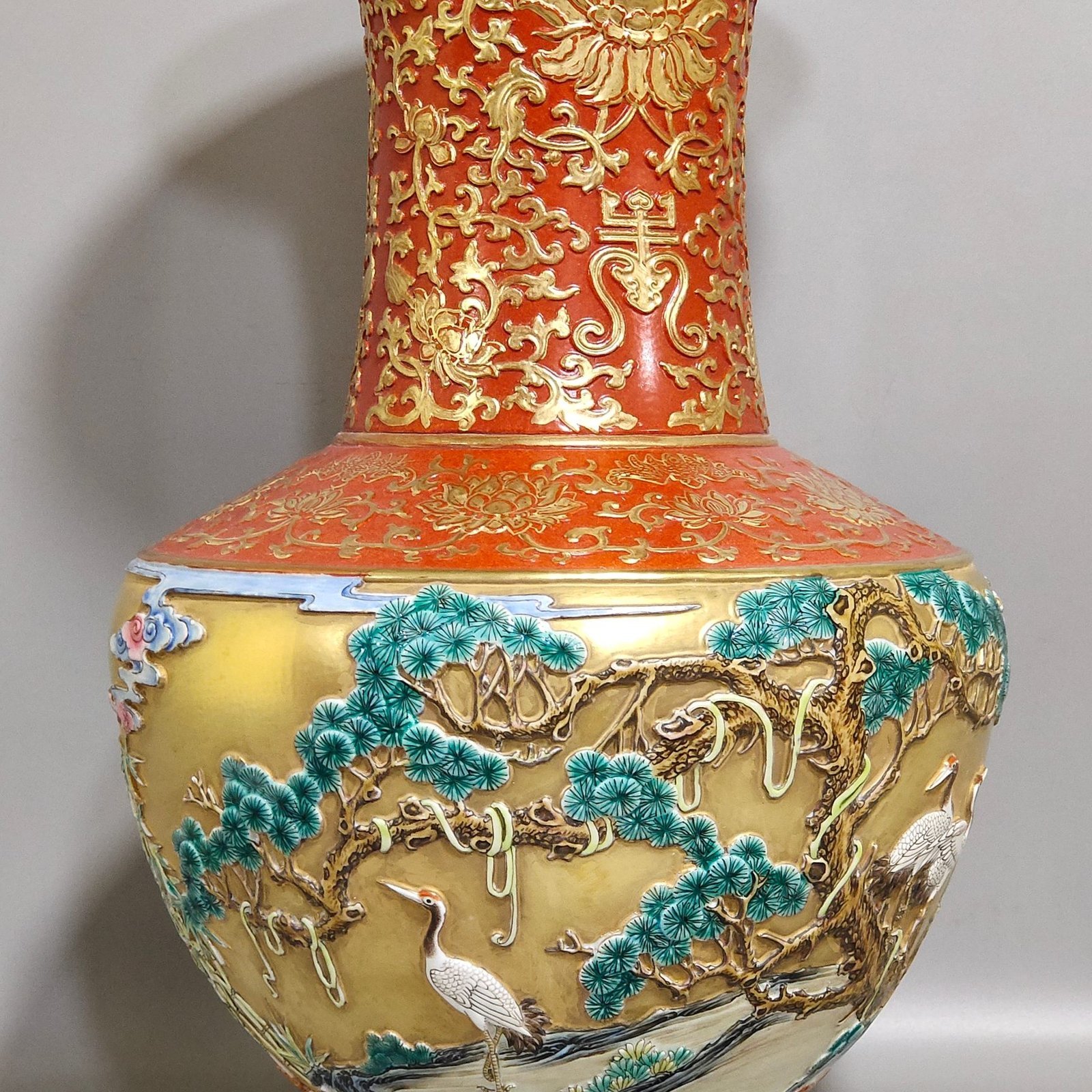Qing Dynasty Qianlong golden ground carving of Songs Cranes and Flower Mushrooms