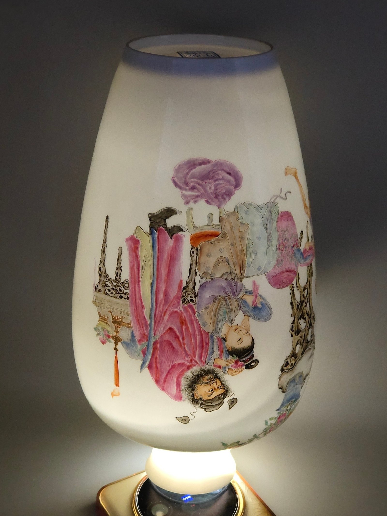 Qing Dynasty Qianlong plum vase with a thin body