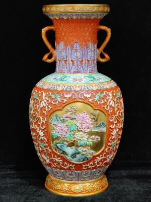 Qing Dynasty Qianlong carved window flower and bird amphora