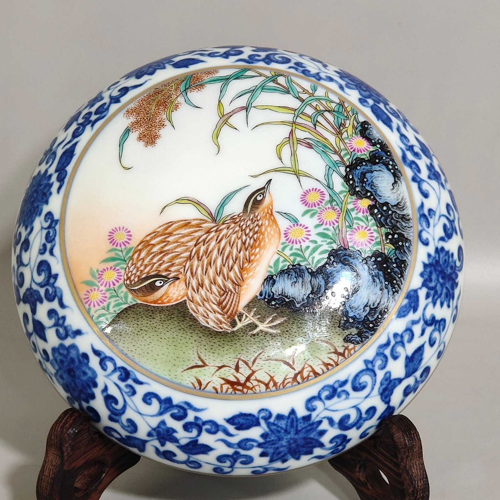 Qing Dynasty Qianlong blue and white and pastel Anju Leye jewelry box