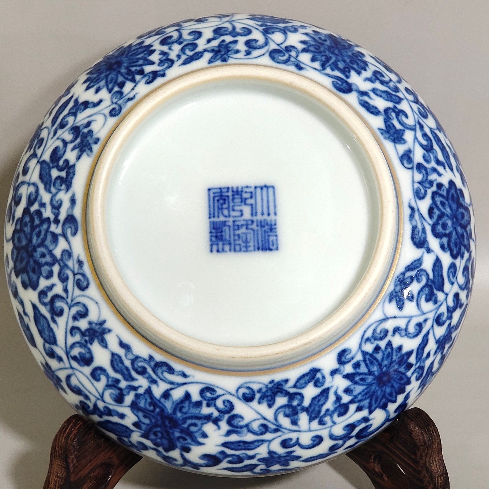 Qing Dynasty Qianlong blue and white and pastel Anju Leye jewelry box