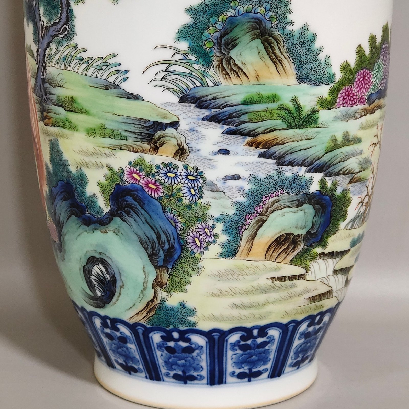 Qing Dynasty Qianlong blue and white pastel vase