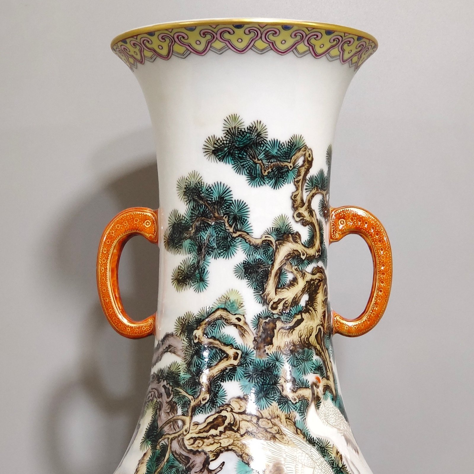 Qing Dynasty Qianlong Deer and Crane Tongchun amphorae