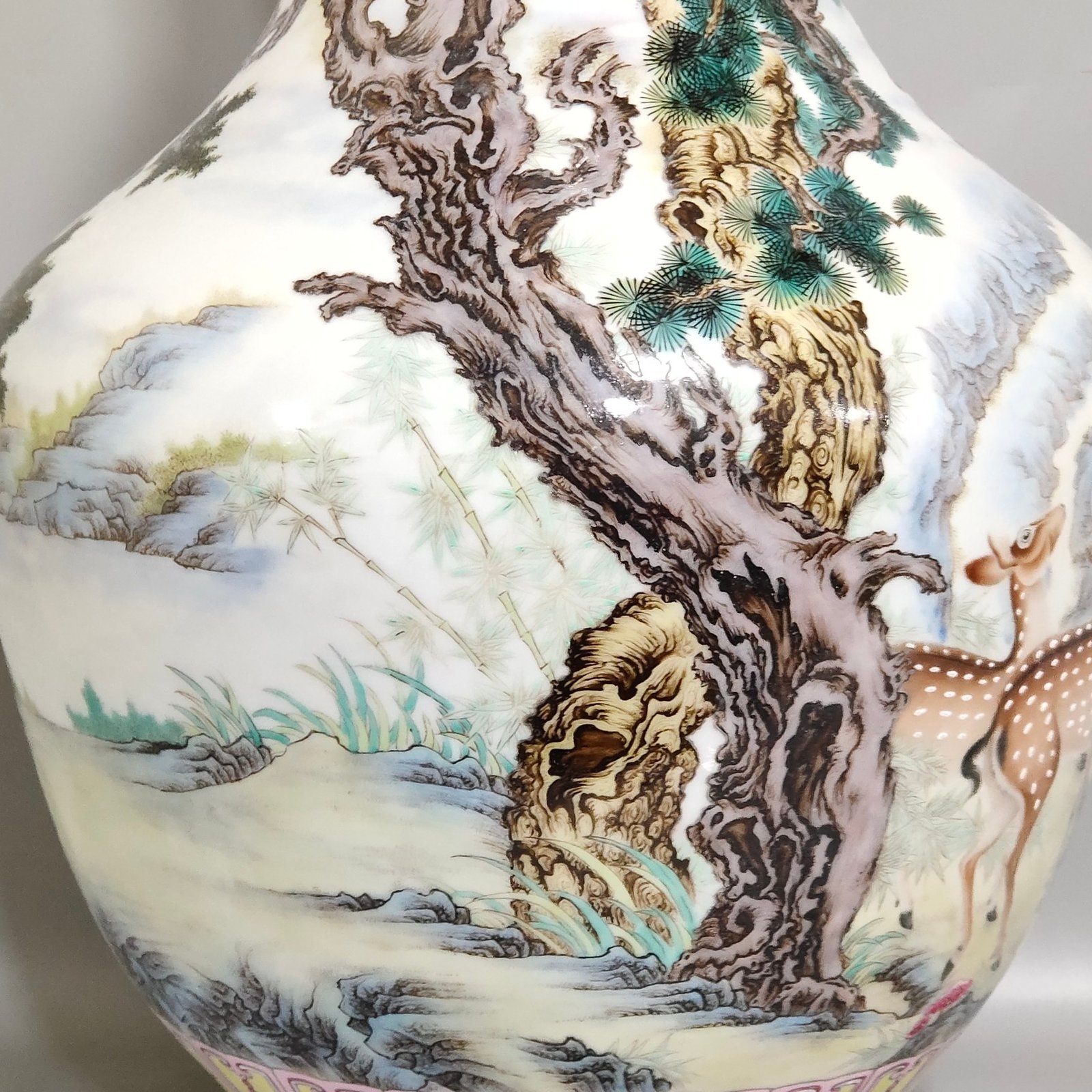 Qing Dynasty Qianlong Deer and Crane Tongchun amphorae