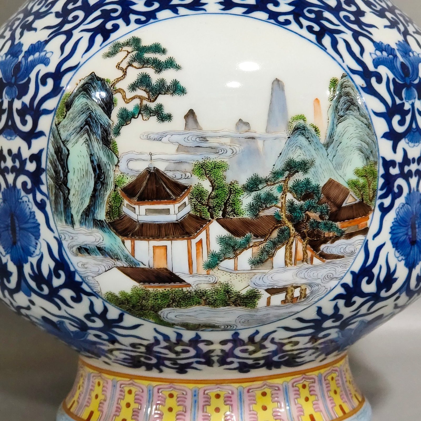 Qing Dynasty Qianlong yellow ground landscape statue with windows