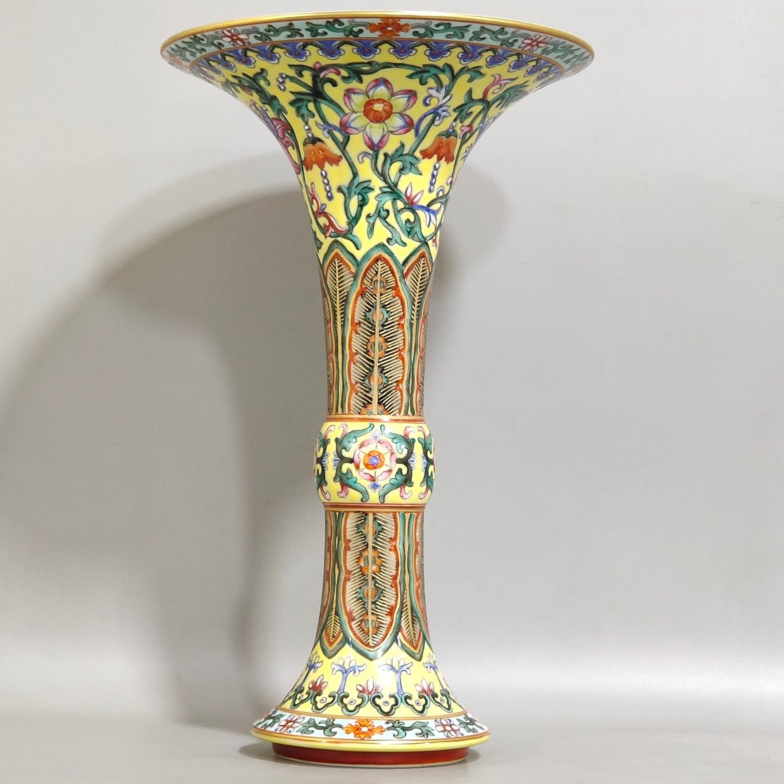 Qing Dynasty Qianlong yellow ground flower mushroom