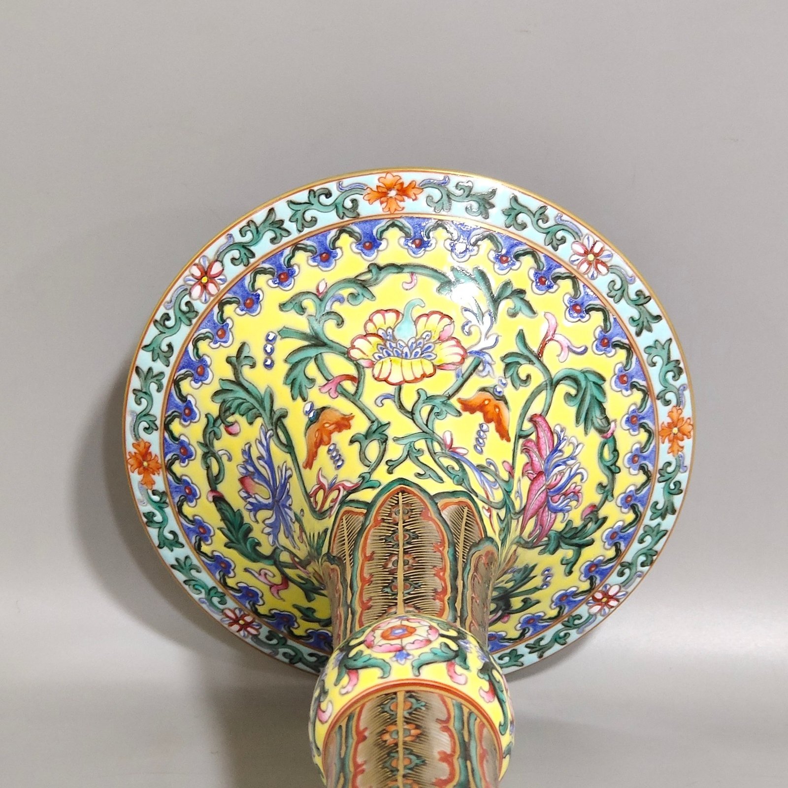 Qing Dynasty Qianlong yellow ground flower mushroom
