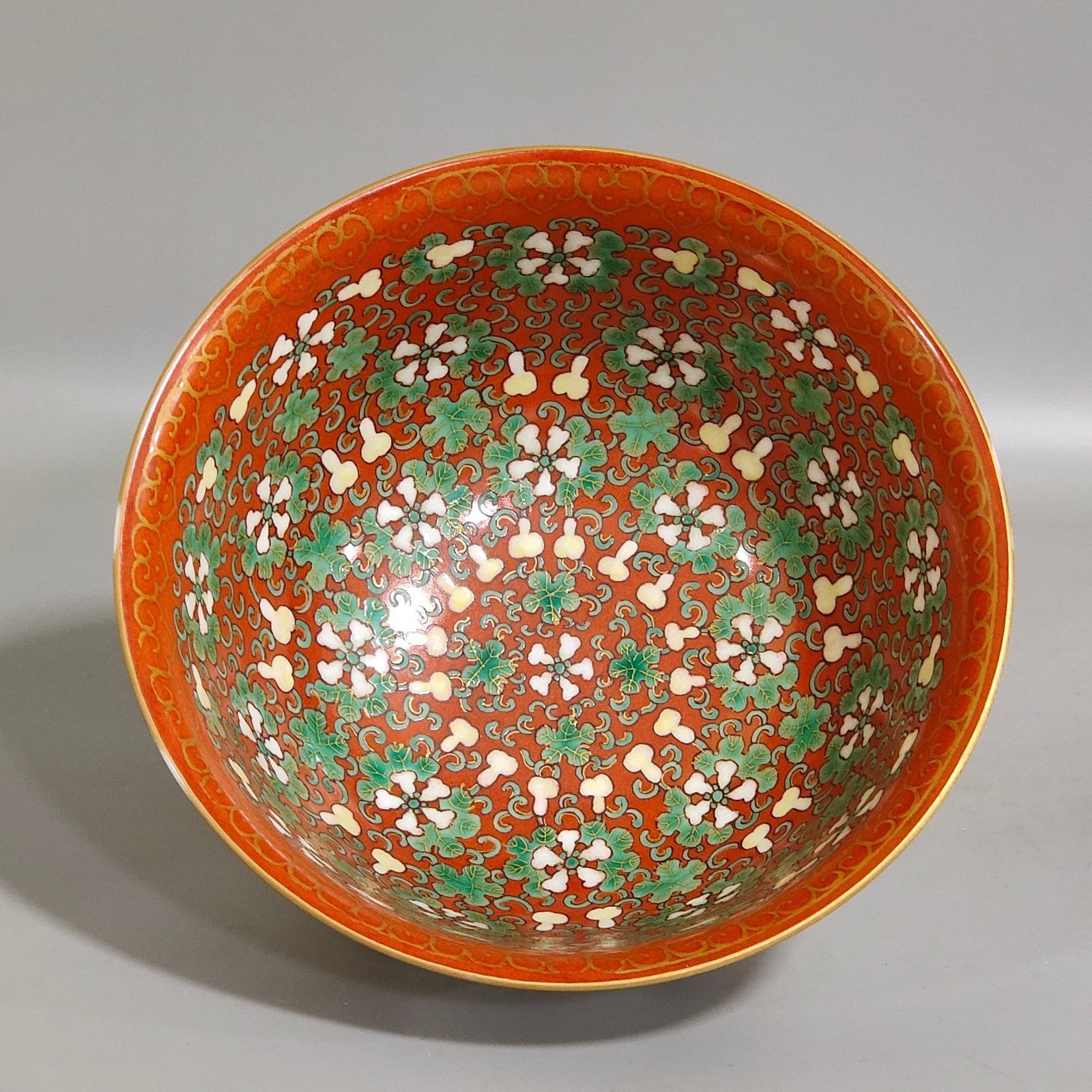 Qing Dynasty Guangxu coral red gilt windowed grain harvest bowl