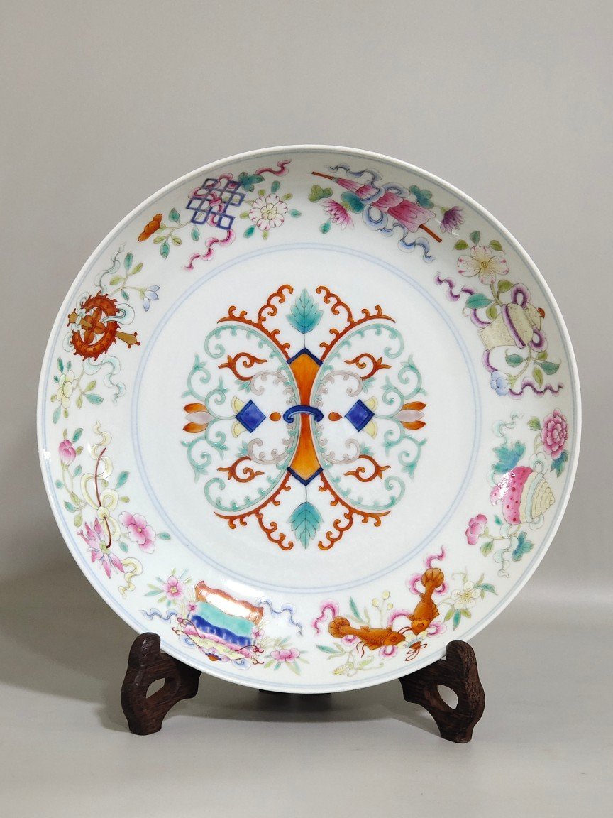 Qing Dynasty Tongzhi cold winter pattern eight treasure plate