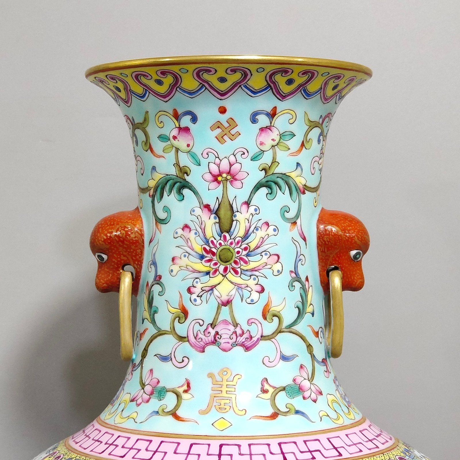 Qing Dynasty Jiaqing Greenland Characters Story Amphora