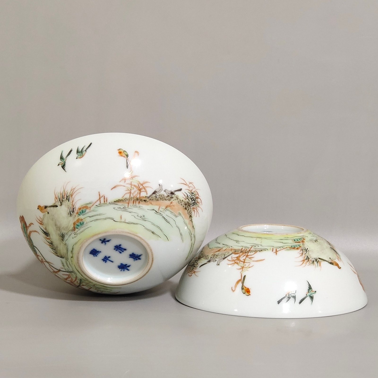Qing Dynasty Kangxi colorful kingfisher lotus reed tea round